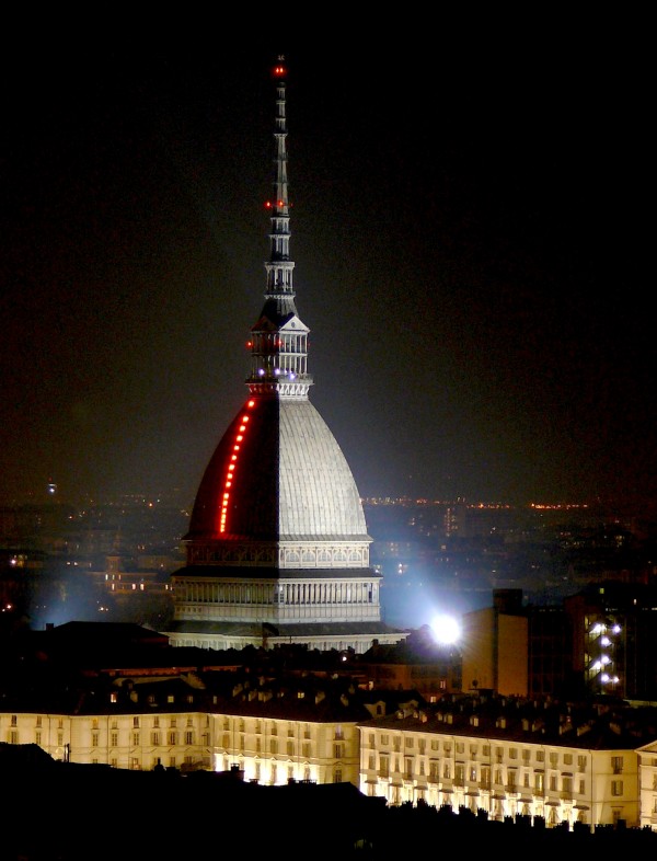 ''La guglia che veglia sulla città'' - Torino