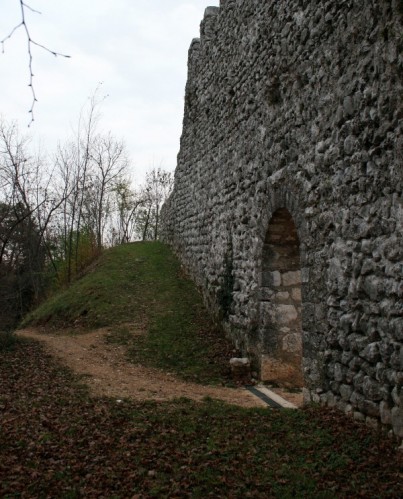 Caneva - Passaggio all'esterno Caneva - Passaggio all'esterno