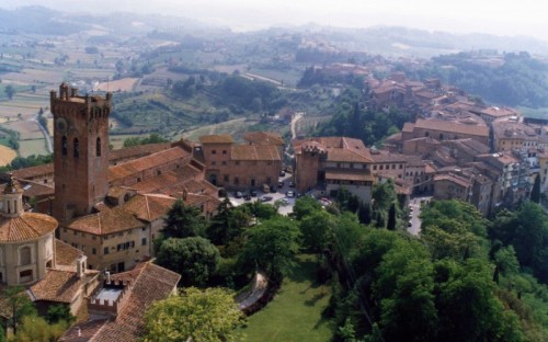 San Miniato - sinuosamente adagiato sui colli tocani San Miniato - sinuosamente adagiato sui colli tocani