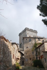 Il borgo protetto dal castello