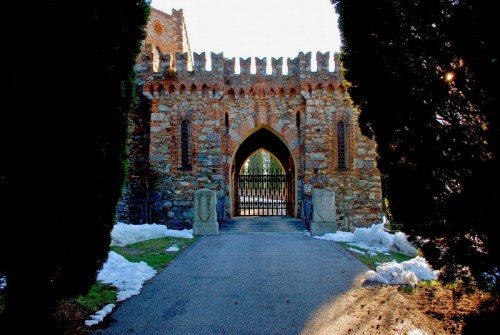 Monguzzo - Ingresso Castello di Monguzzo con ponte levatoio