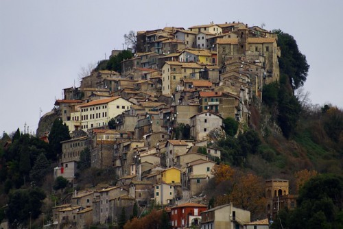 Rocca Canterano - Una discesa di tetti