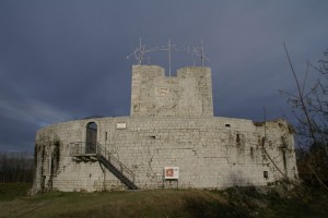 Arriva il temporale sulla Rocca di Monfalcone