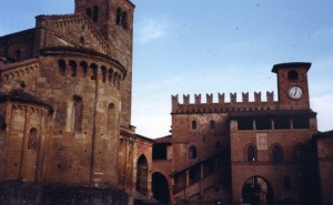 tramonto di ruggine sulle vestigia medioevali