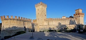 panoramica del mastio e torre degli artisti a vigoleno