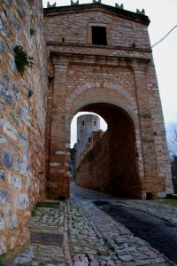 Intrappolata sotto l’arco