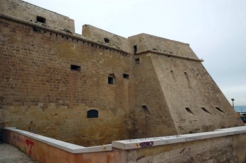 Mola di Bari - Il Castello Angioino  2