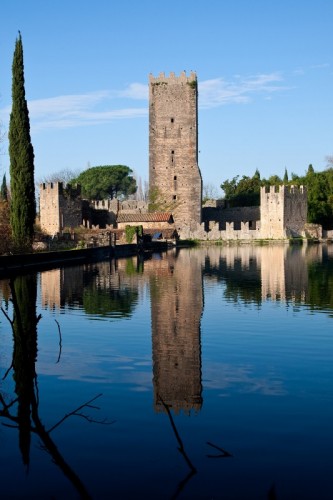 Cisterna di Latina - I giardini di Ninfa Cisterna di Latina - I giardini di Ninfa