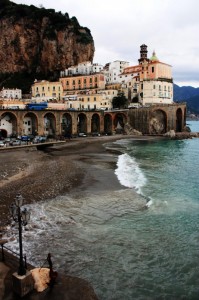 l’ancora e il lampione…una coppia da spiaggia…