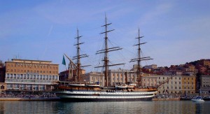 Ancona vista  del porto dal molo nord