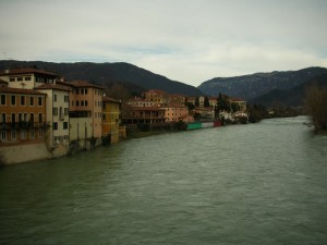 Bassano del Grappa - Vista dal Ponte degli Alpini sul fiume Brenta