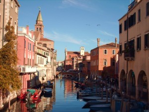 Un unico grande canale della piccola Venezia