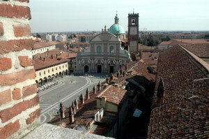 La piazza ducale dal castello