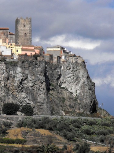 Motta Sant'Anastasia - Il Neck e il Castello Motta Sant'Anastasia - Il Neck e il Castello