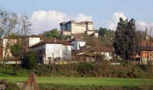 Il castello che domina il paese