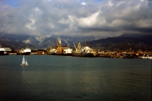 il porto di Marina di Carrara