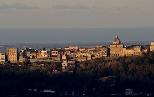Castel Gandolfo - Con la luce e tutta un altra cosa Castel Gandolfo - Con la luce e tutta un altra cosa