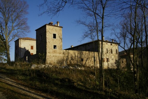 Prepotto - il castello di Albana avvolto dal bosco