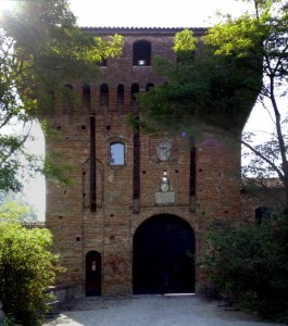 il Castello di Paderna (XV sec.) - Il Torrione d’ingresso