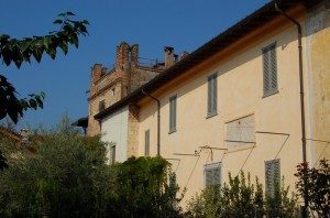 ora, ristrutturato, appare cosi’