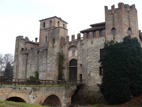 Lozzo Atestino - Accanto al ponte del castello Lozzo Atestino - Accanto al ponte del castello