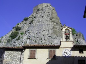 D’in sulla vetta della torre antica..