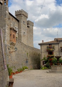 Il castello e la piazzetta