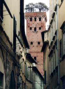 La Torre Guinigi (XIV sec.)