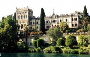 accostando a Isola del Garda