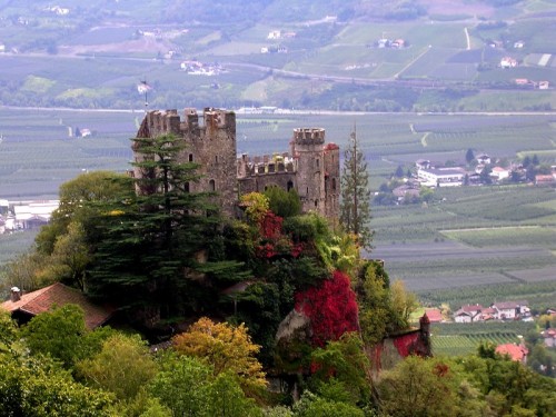 Tirolo - Castel Fontana Tirolo - Castel Fontana