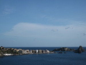 da Aci Castello buttando un occhio su Aci Trezza