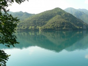 Lago di Ledro - Uno specchio per le montagne !