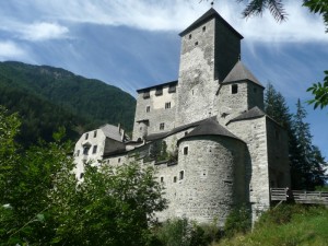 Immerso nel verde, signore di Taufers