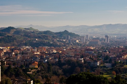 Ascoli Piceno - Una città tra le colline Ascoli Piceno - Una città tra le colline