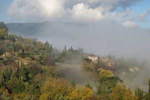 Tra le nuvole e la nebbia a Fiesole…