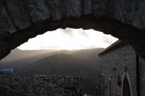 Panorama sotto l’arco