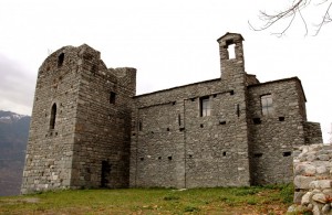 Una torre e una chiesa