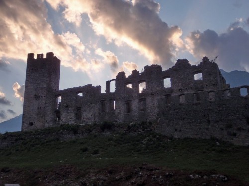 Spormaggiore - Castel Belfort al tramonto Spormaggiore - Castel Belfort al tramonto