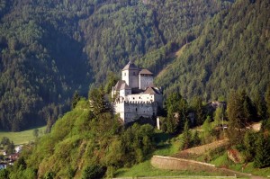 Castel Tasso. (ted.Schloss Reifenstein)