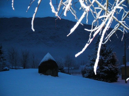 Sant'Antonino di Susa - Aurora ....in bianco....sulla casamatta Sant'Antonino di Susa - Aurora ....in bianco....sulla casamatta