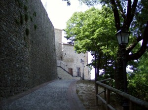 Mura dl Castello di Montefiore Conca