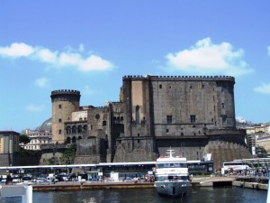 Castel Nuovo vista dal porto