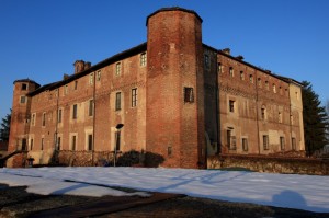 il Castello dei Solaro nella neve