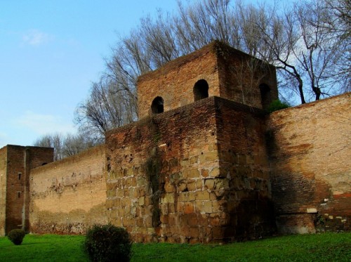 Roma - Mura Aureliane a Porta Metronia