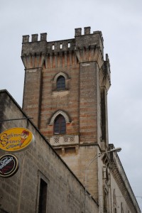 Torre sulla via principale