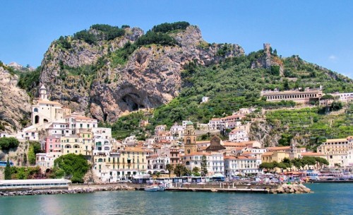 Amalfi - Incastonata nella roccia