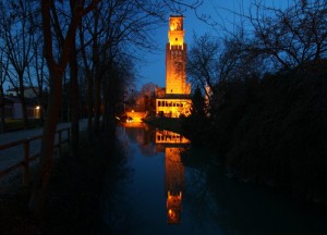 La Torre di Noale all’ora blu