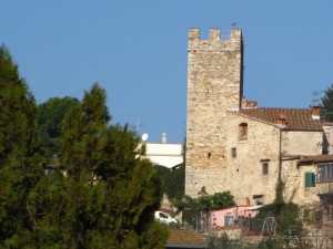 Una torre nella parte alta di Calenzano