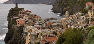 la torre, il porto, la chiesa, questa è Vernazza!