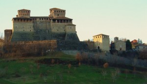 ultime luci sul castello di torrechiara